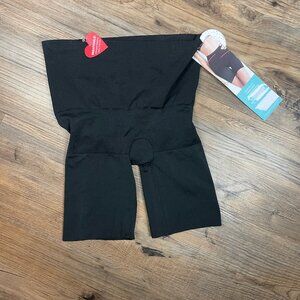 Assets by SPANX Shaping Short Size Medium
